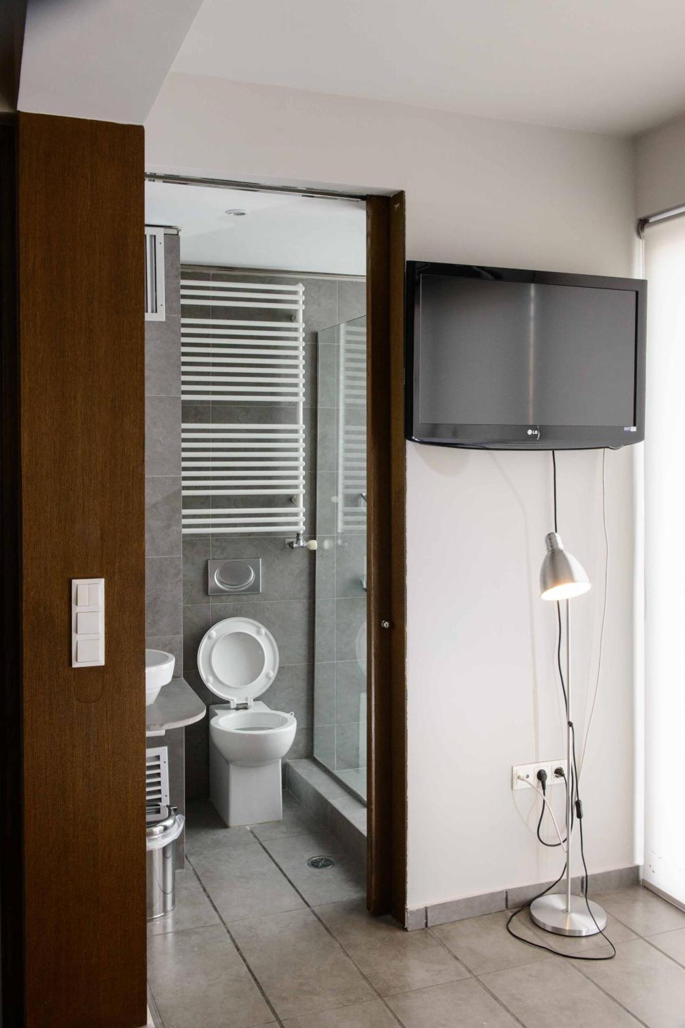 Bright Loft With Terrance - Next To Metro Kerameikos Apartment Atena Exterior foto